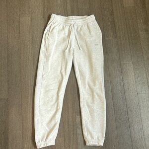 Aritzia TNA sweatpants size Extra Small